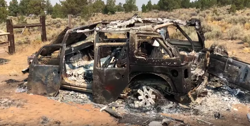 Illustration for article titled Off-Road Vlogger Records His Jeep Wrangler Going Up in a Huge Fireball